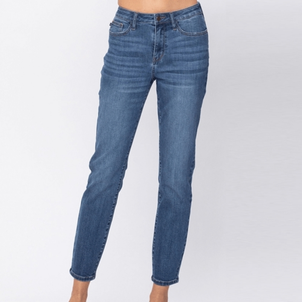 Judy Blue Boyfriend Straight Leg Jeans